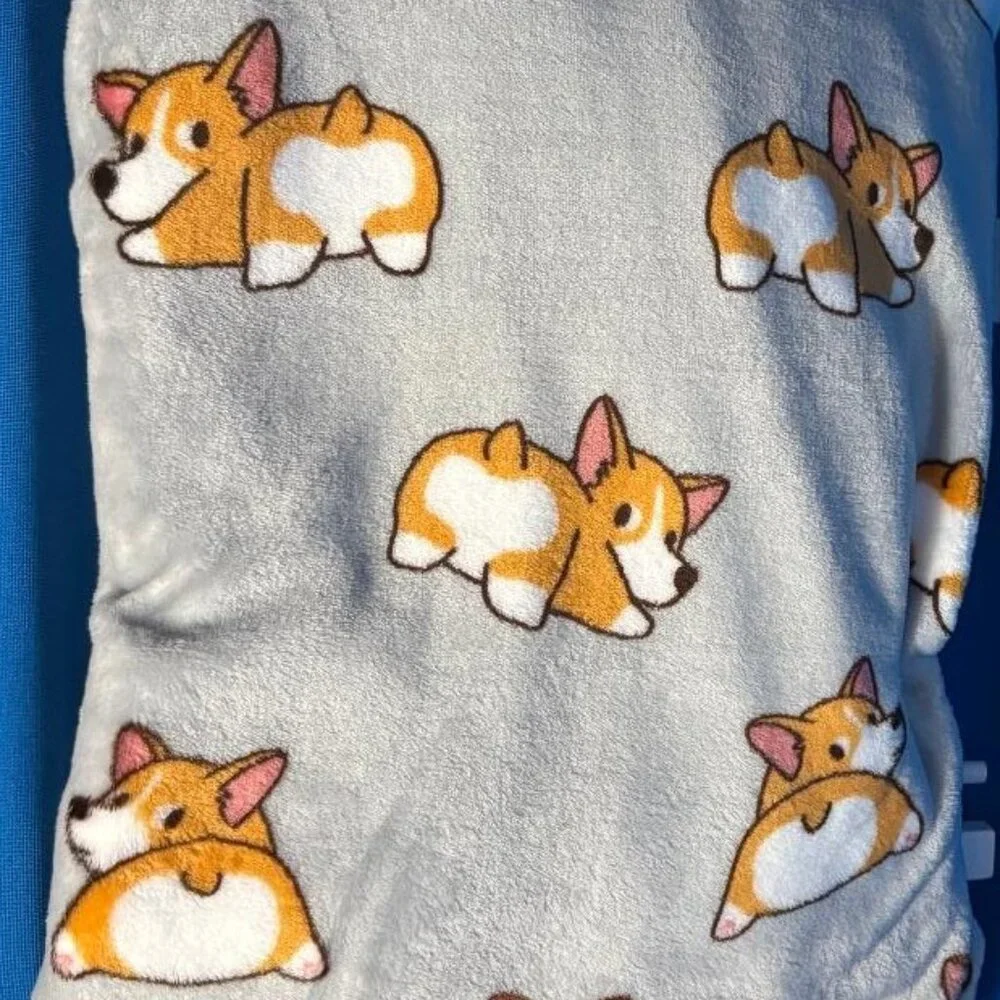 NWT / NEW CORGI ( PEMBROKE / CARDIGAN WELSH ) OVERSIZED 50” X 70” PLUSH THROW
